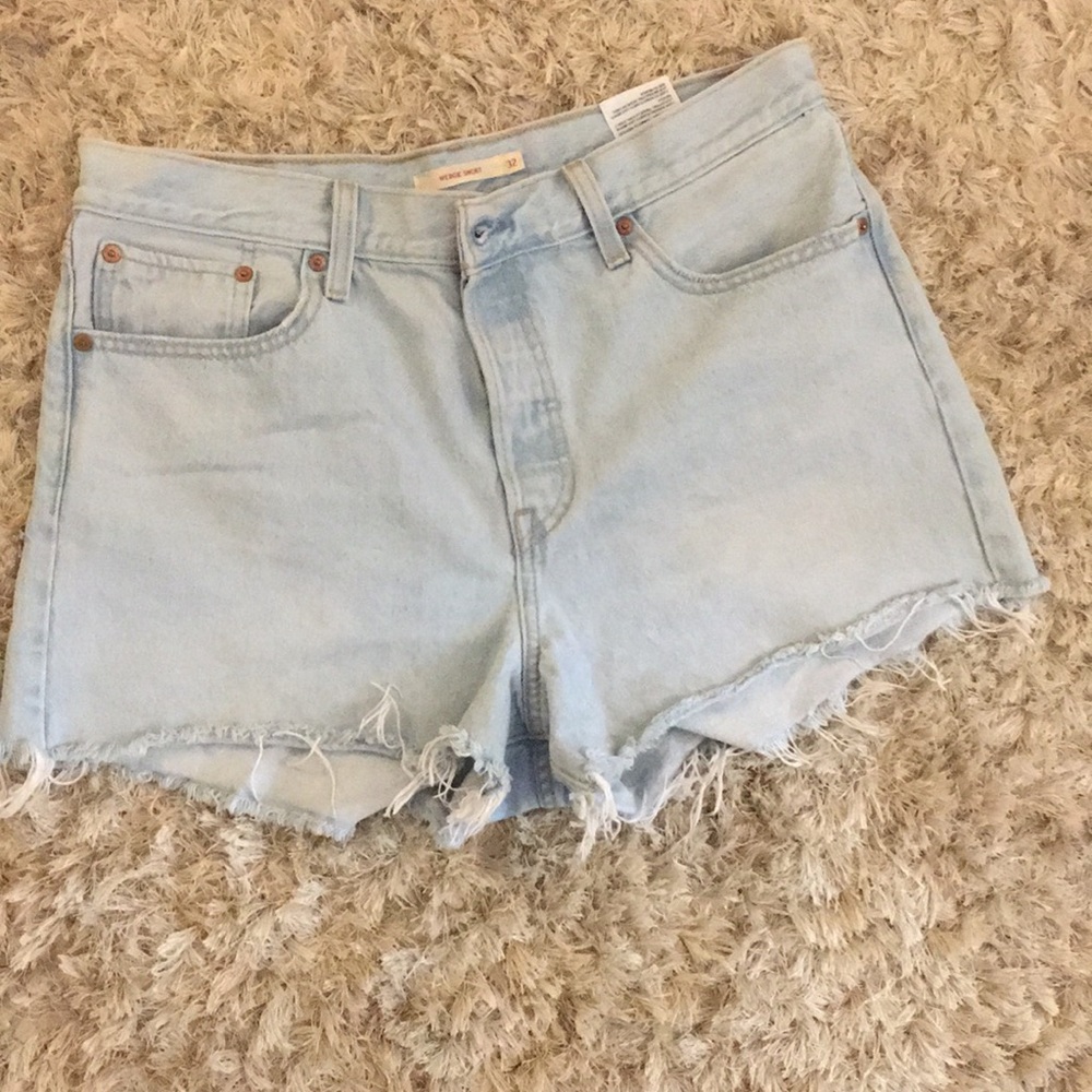 LEVI WEDGIE SHORT